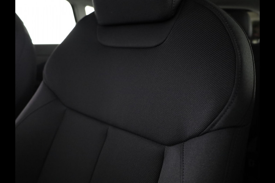 Audi Q3 Advanced edition e-hybrid 272 pk | Techniekpakket plus | Ambiente lichtpakket | Privacy glas | 18'' LM zwart |
