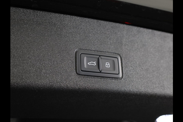 Audi Q3 Advanced edition e-hybrid 272 pk | Techniekpakket plus | Ambiente lichtpakket | Privacy glas | 18'' LM zwart |
