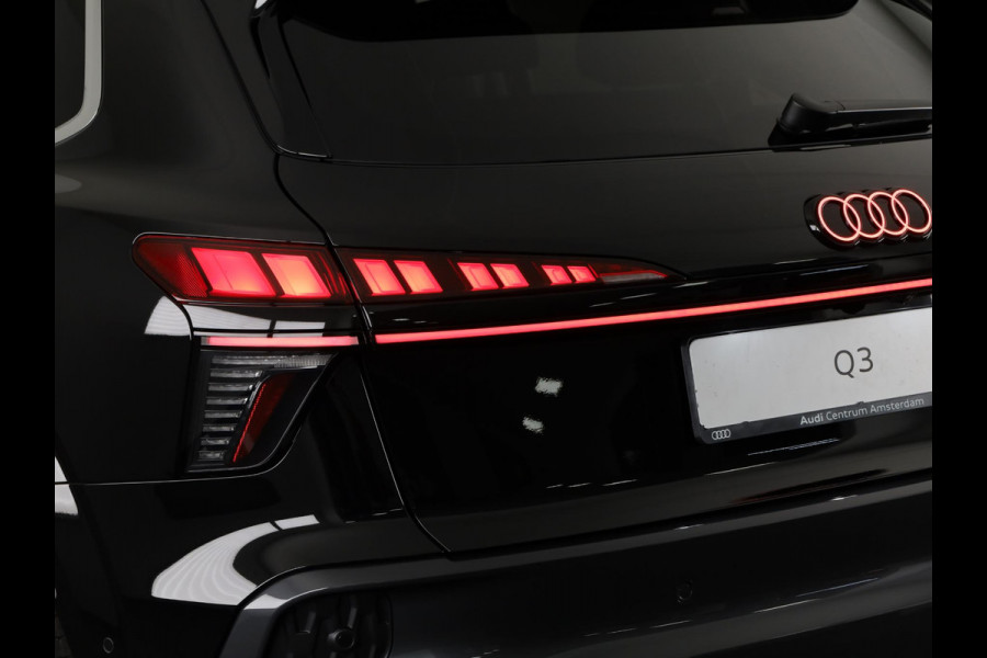 Audi Q3 Advanced edition e-hybrid 272 pk | Techniekpakket plus | Ambiente lichtpakket | Privacy glas | 18'' LM zwart |