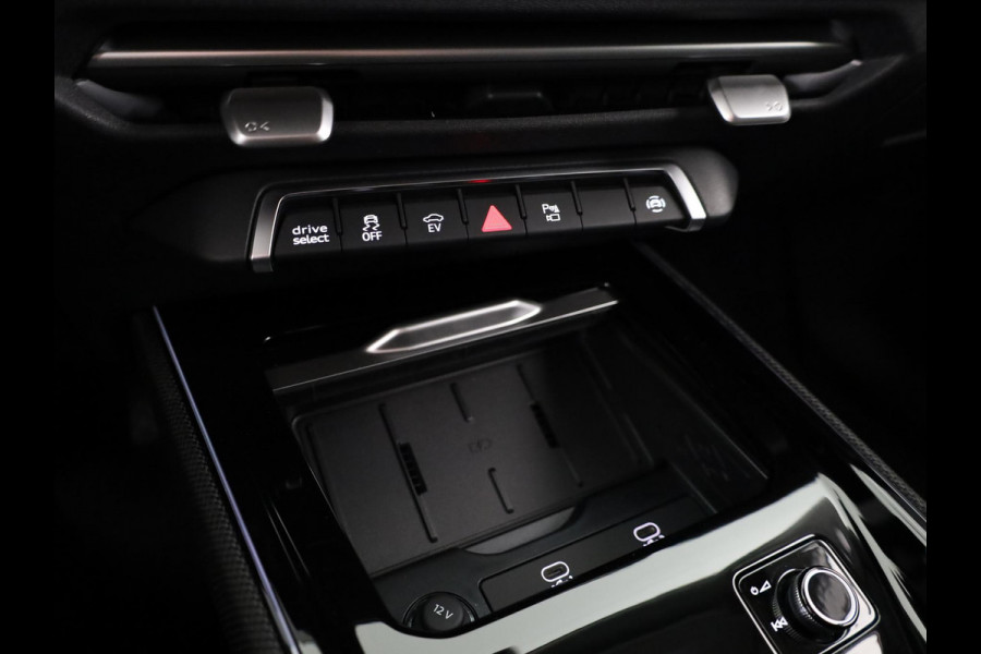 Audi Q3 Advanced edition e-hybrid 272 pk | Techniekpakket plus | Ambiente lichtpakket | Privacy glas | 18'' LM zwart |