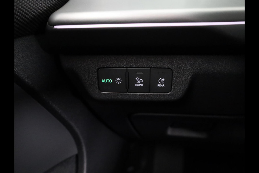 Audi Q3 Advanced edition e-hybrid 272 pk | Techniekpakket plus | Ambiente lichtpakket | Privacy glas | 18'' LM zwart |