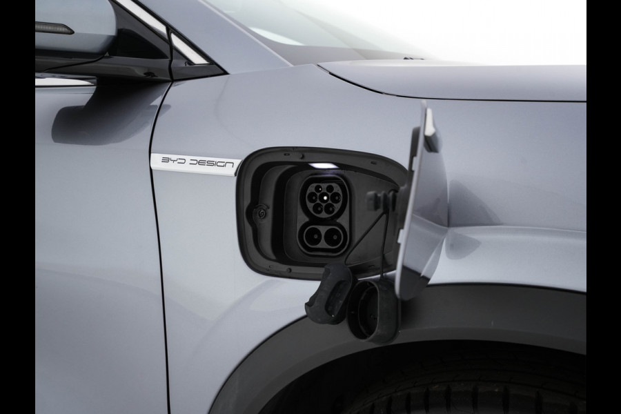 BYD ATTO 3 Comfort 60 kWh [ 3-Fase ] {SOH-92%} (INCL.BTW) *PANO | ADAPTIVE-CRUISE | LEATHER | FULL-LED | TOP-VIEW | BLIND-SPOT | HEATED-COMFORTSEATS | DIGI-COCKPIT | CARPLAY | DAB | NAVI-FULLMAP | ECC | PDC | 18''ALU*