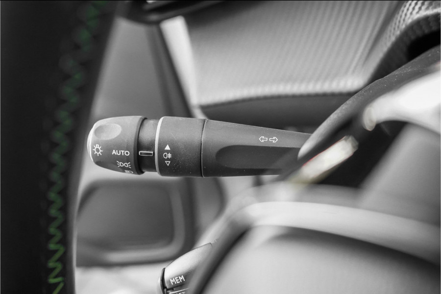Peugeot e-208 EV GT 350 50 kWh Climate Parkeerhulp Camera 17"