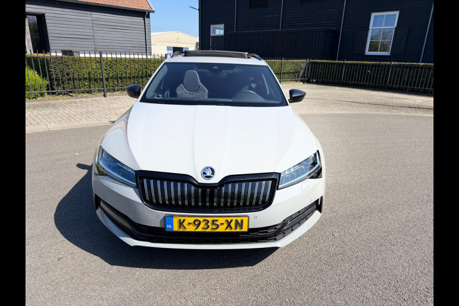 Škoda Superb Combi 1.4 TSI iV 218PK Sportline Black-Line Pano Memory Canton 360"Virtual/Displ Matrix Keyless Electr Trekhaak