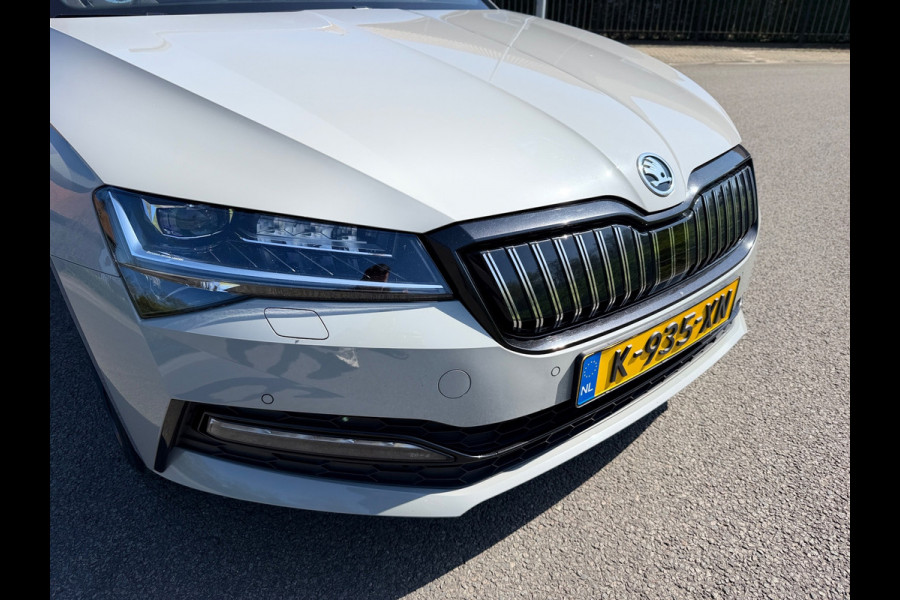 Škoda Superb Combi 1.4 TSI iV 218PK Sportline Black-Line Pano Memory Canton 360"Virtual/Displ Matrix Keyless Electr Trekhaak