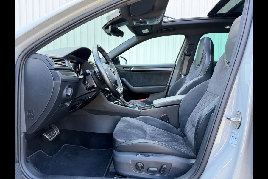 Škoda Superb Combi 1.4 TSI iV 218PK Sportline Black-Line Pano Memory Canton 360"Virtual/Displ Matrix Keyless Electr Trekhaak