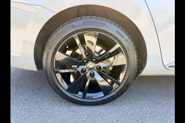 Škoda Superb Combi 1.4 TSI iV 218PK Sportline Black-Line Pano Memory Canton 360"Virtual/Displ Matrix Keyless Electr Trekhaak