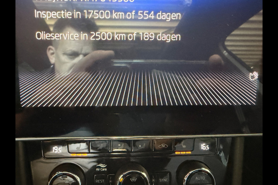 Škoda Superb Combi 1.4 TSI iV 218PK Sportline Black-Line Pano Memory Canton 360"Virtual/Displ Matrix Keyless Electr Trekhaak