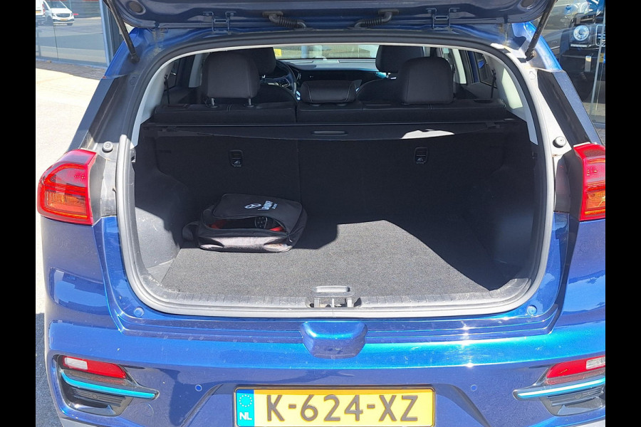 Kia e-Niro DynamicPlusLine 64 kWh | SOH: 94,7% | Schuifdak | Trekhaak | LED | Adaptive CC | Navi | Climate | Leder-Stof |