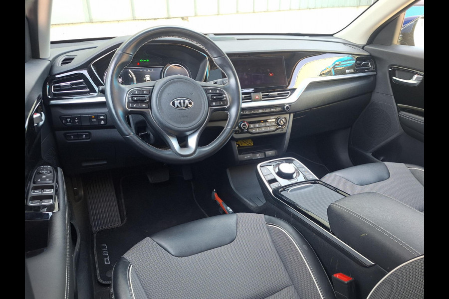 Kia e-Niro DynamicPlusLine 64 kWh | SOH: 94,7% | Schuifdak | Trekhaak | LED | Adaptive CC | Navi | Climate | Leder-Stof |