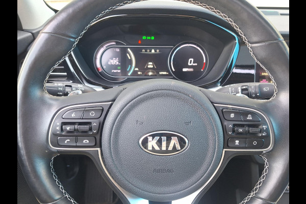 Kia e-Niro DynamicPlusLine 64 kWh | SOH: 94,7% | Schuifdak | Trekhaak | LED | Adaptive CC | Navi | Climate | Leder-Stof |