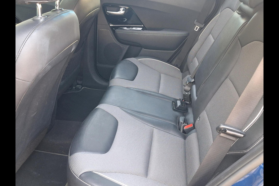 Kia e-Niro DynamicPlusLine 64 kWh | SOH: 94,7% | Schuifdak | Trekhaak | LED | Adaptive CC | Navi | Climate | Leder-Stof |