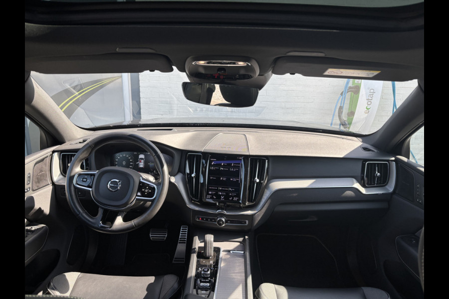 Volvo XC60 2.0 T8 Plug-in hybrid AWD R-Design | Luchtvering | Zwenkbare trekhaak | Panorama dak | Memory | Adaptieve cruise |