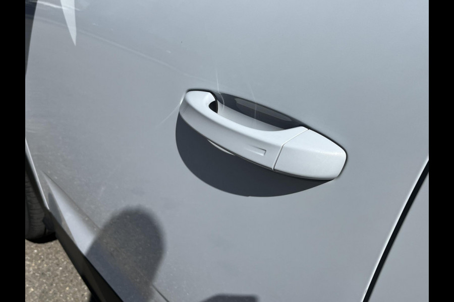 Peugeot E-3008 Allure 73 kWh SOH 96%| ACHTERUITRIJCAMERA| | KEYLESS ENTRY | WARMTEPOMP| 11.000KM! | DIGI. DASH| STOELVERWARMING| CARPLAY/ ANDROID AUTO|