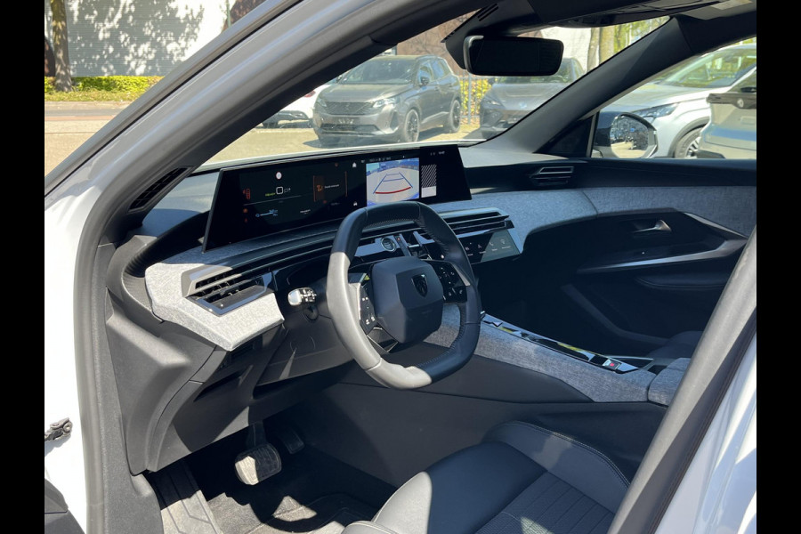 Peugeot E-3008 Allure 73 kWh SOH 96%| ACHTERUITRIJCAMERA| | KEYLESS ENTRY | WARMTEPOMP| 11.000KM! | DIGI. DASH| STOELVERWARMING| CARPLAY/ ANDROID AUTO|