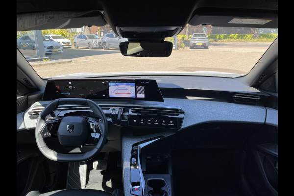 Peugeot E-3008 Allure 73 kWh SOH 96%| ACHTERUITRIJCAMERA| | KEYLESS ENTRY | WARMTEPOMP| 11.000KM! | DIGI. DASH| STOELVERWARMING| CARPLAY/ ANDROID AUTO|