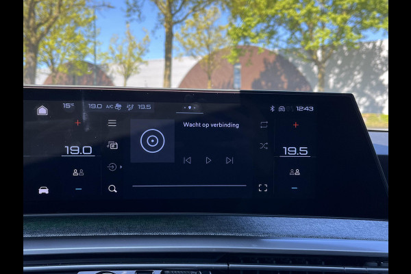 Peugeot E-3008 Allure 73 kWh SOH 96%| ACHTERUITRIJCAMERA| | KEYLESS ENTRY | WARMTEPOMP| 11.000KM! | DIGI. DASH| STOELVERWARMING| CARPLAY/ ANDROID AUTO|