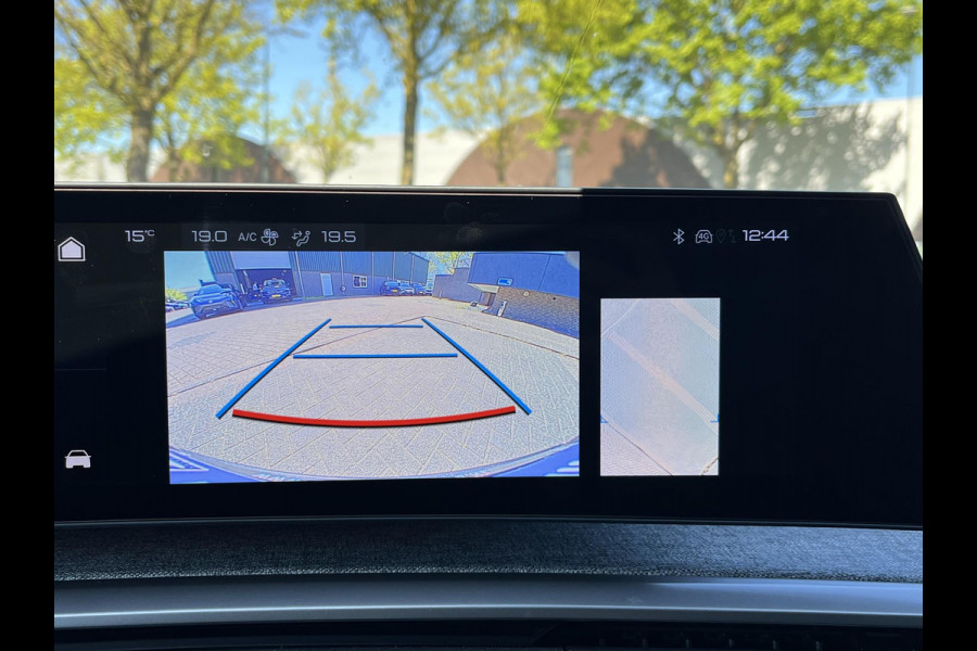 Peugeot E-3008 Allure 73 kWh SOH 96%| ACHTERUITRIJCAMERA| | KEYLESS ENTRY | WARMTEPOMP| 11.000KM! | DIGI. DASH| STOELVERWARMING| CARPLAY/ ANDROID AUTO|