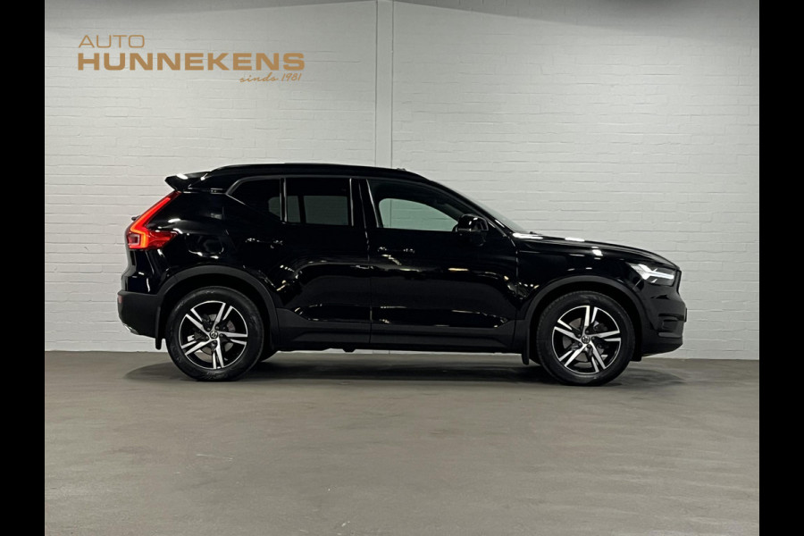Volvo XC40 2.0 T4 AWD R-Design Trekhaak | Open dak | Stoelverwarming | Achteruitrij camera | Leder | Navigatie