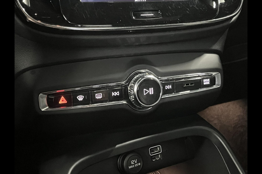 Volvo XC40 2.0 T4 AWD R-Design Trekhaak | Open dak | Stoelverwarming | Achteruitrij camera | Leder | Navigatie
