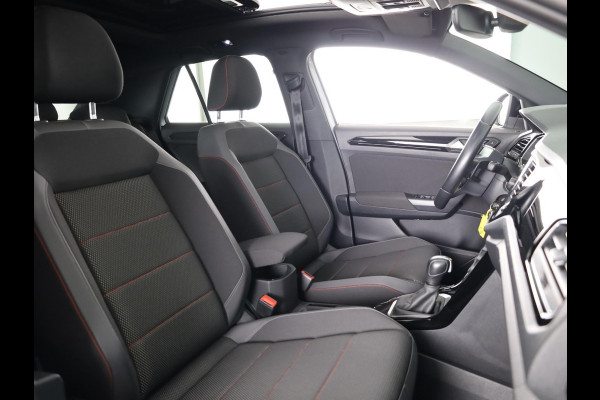 Volkswagen T-Roc 1.5 TSI Sport 150 pk Automaat (DSG) | Navigatie via App | Panoramadak | Parkeersensoren | Black Style pakket | Stoelverwarming |