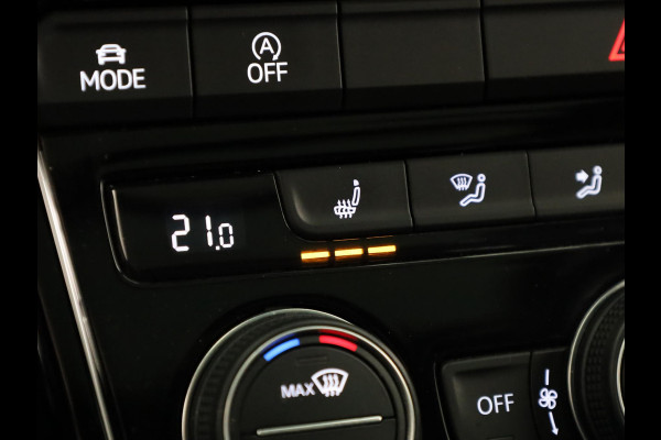 Volkswagen T-Roc 1.5 TSI Sport 150 pk Automaat (DSG) | Navigatie via App | Panoramadak | Parkeersensoren | Black Style pakket | Stoelverwarming |