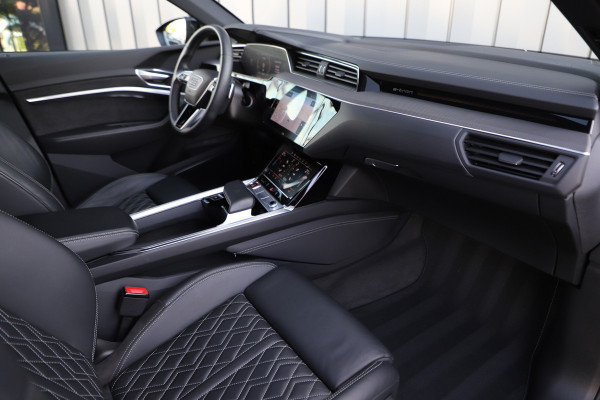 Audi e-tron Sportback S quattro 95 kWh | 503PK | Luchtvering | Head-up | Pano | Keyless-go | Sfeerverlichting | S-Stoelen | B&O | 2021.