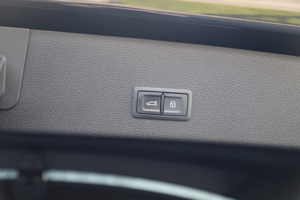 Audi e-tron Sportback S quattro 95 kWh | 503PK | Luchtvering | Head-up | Pano | Keyless-go | Sfeerverlichting | S-Stoelen | B&O | 2021.