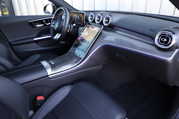Mercedes-Benz C-Klasse Estate 300e AMG | 313PK | Massage | Head-up | Keyless | Sfeerverlichting | Stoelkoeling | Distronic+ | Leder | 2022.