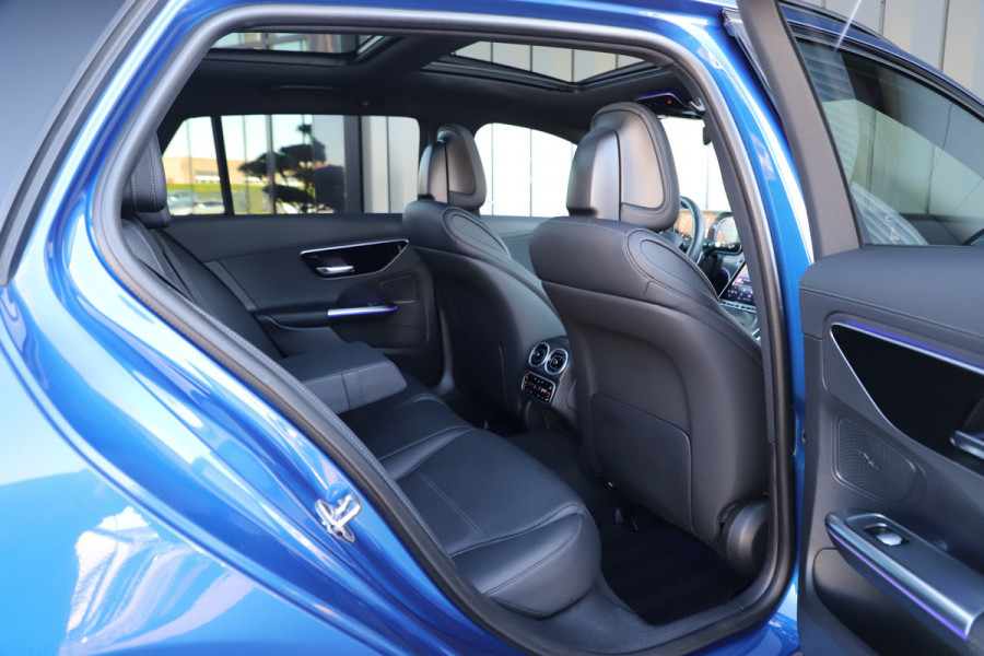 Mercedes-Benz C-Klasse Estate 300e AMG | 313PK | Massage | Head-up | Keyless | Sfeerverlichting | Stoelkoeling | Distronic+ | Leder | 2022.