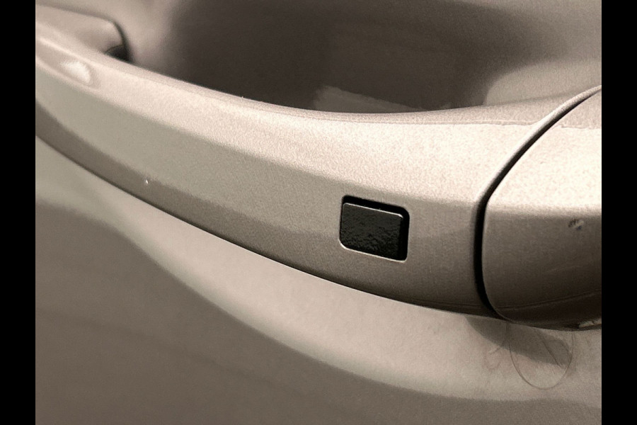 Hyundai IONIQ 1.6 GDi PHEV Comfort | Carplay | Adaptive-cruise | Camera | Schuif/kanteldak | Stoel/Stuurverwarming |