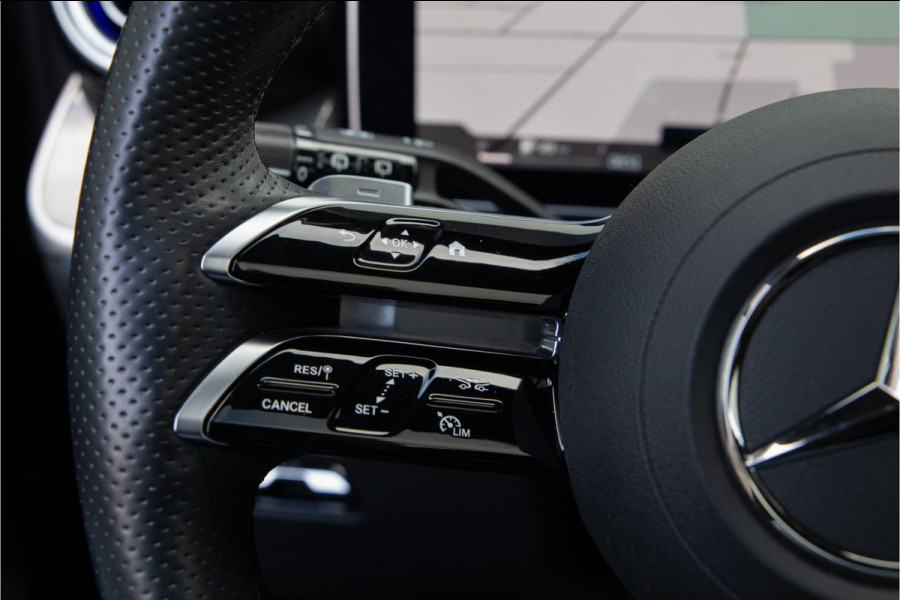 Mercedes-Benz GLC 300e 4MATIC AMG Premium, Pano, Distronic, Leder, Sfeerverlichting