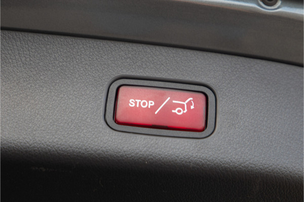 Mercedes-Benz GLC 300e 4MATIC AMG Premium, Pano, Distronic, Leder, Sfeerverlichting