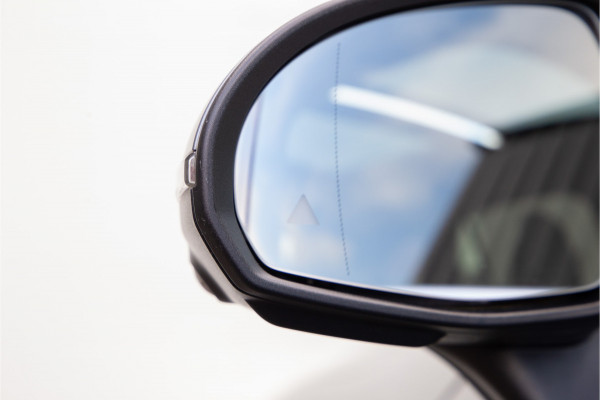 Mercedes-Benz GLC 300e 4MATIC AMG Premium, Pano, Distronic, Leder, Sfeerverlichting