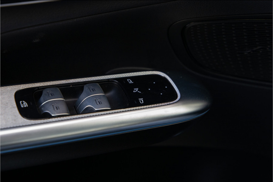 Mercedes-Benz GLC 300e 4MATIC AMG Premium, Pano, Distronic, Leder, Sfeerverlichting