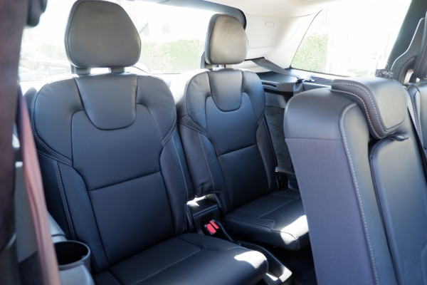 Volvo XC90 2.0 T8 AWD Ultra Dark PHEV / INCL. Fabrieksgarantie / Luchtverin