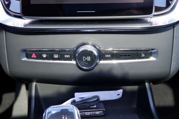 Volvo XC90 2.0 T8 AWD Ultra Dark PHEV / INCL. Fabrieksgarantie / Luchtverin
