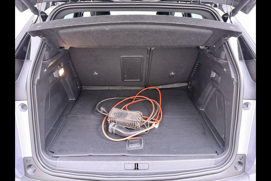 Peugeot 3008 1.6 HYbrid 225 GT | ACC INCL. STOP&GO-FUNCTIE | MEMORY SEAT | ALCANTARA | ELEKTRISCHE KOFFERBAK | 19 INCH | FOCAL AUDIO | STOELVERWARMING | RIJKLAAR GELEVERD MET 12 MND BOVAG GARANTIE
