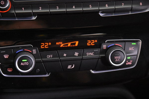 BMW X1 sDrive18i *1ste eigenaar*Navigatie*Standkachel*PDC*