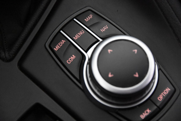 BMW X1 sDrive18i *1ste eigenaar*Navigatie*Standkachel*PDC*