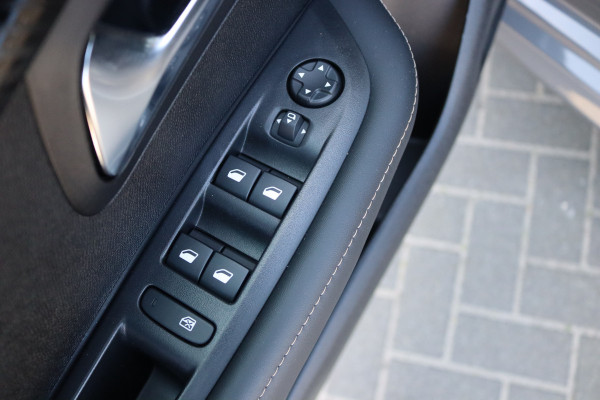 Peugeot 208 1.2 PureT. 100PK Allure Carplay-android/Parkeerhulp/Cruise-control