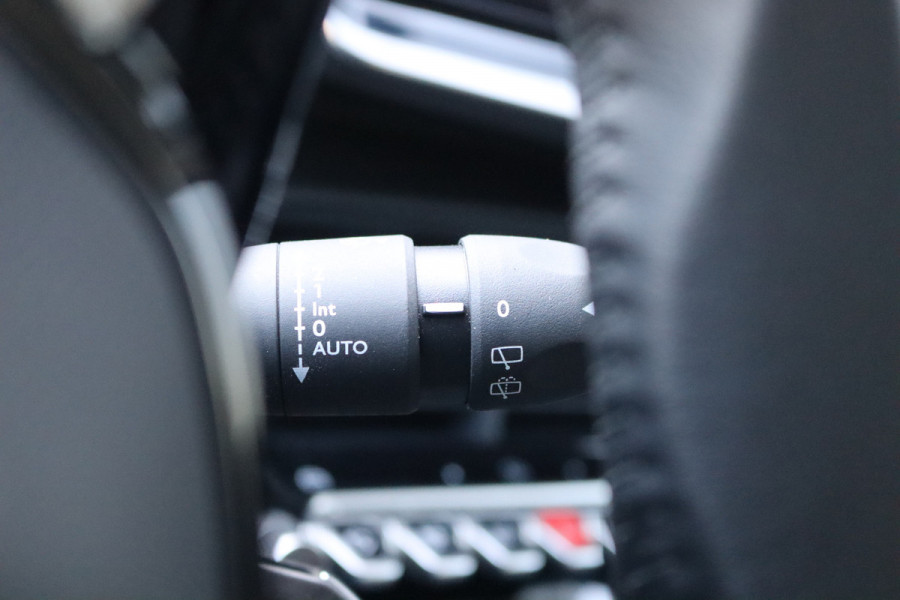 Peugeot 208 1.2 PureT. 100PK Allure Carplay-android/Parkeerhulp/Cruise-control