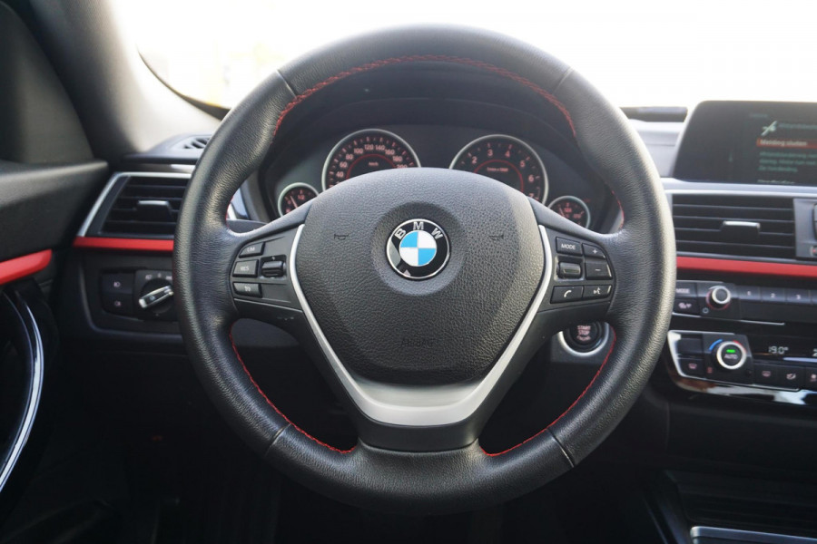 BMW 3-serie Gran Turismo 320i Sport Line GT/Sportstoelen/2e Eigenaar/