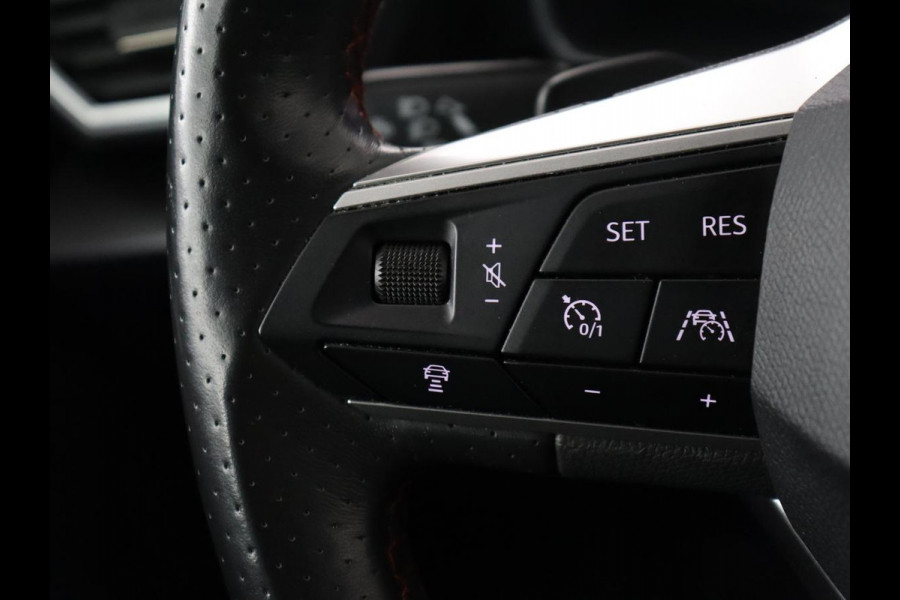 Seat Leon 1.4 TSI eHybrid PHEV FR Business Intense | Panoramadak | Stoelverwarming | Camera | Adaptive cruise | Carplay | Navigatie | Full LED | Park Assist | Climate control | Sportstoelen | Plug In
