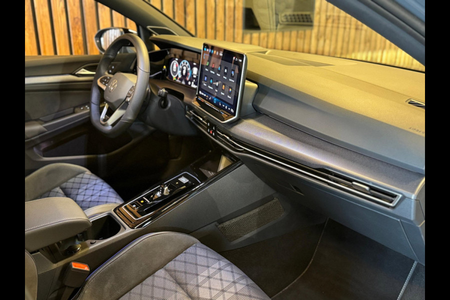 Volkswagen Golf 1.5 eTSI R-Line / 360 Camera / Pano / H/K / Stoel/Stuur verwarming / Carplay