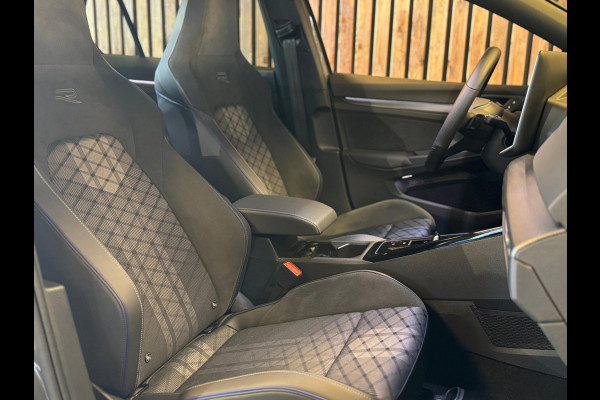 Volkswagen Golf 1.5 eTSI R-Line / 360 Camera / Pano / H/K / Stoel/Stuur verwarming / Carplay