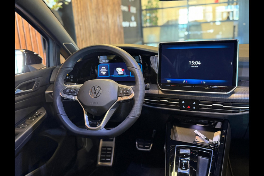 Volkswagen Golf 1.5 eTSI R-Line / 360 Camera / Pano / H/K / Stoel/Stuur verwarming / Carplay