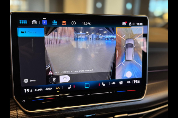 Volkswagen Golf 1.5 eTSI R-Line / 360 Camera / Pano / H/K / Stoel/Stuur verwarming / Carplay