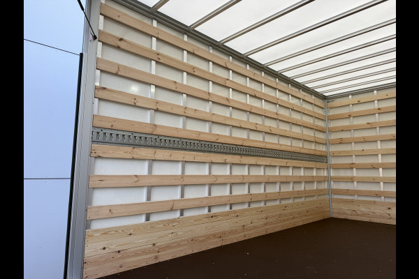 Maxus eDeliver 9 65kWh Nieuw! DHollandia Laadklep 172km WLTP 204PK 80kW Snelladen Carplay Adaptieve Cruise Control LED Airco Koffer Bakwagen Meubelbak