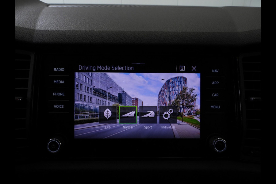 Škoda Kodiaq 1.5 TSI Aut. Sportline Business 7-Pers. NAVI/CAMERA/LED/19"LMV!